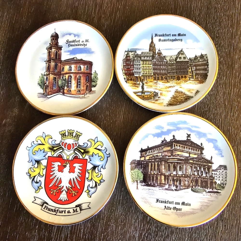 Set of 4 , 24k Goldauflage Handmade  Saucers